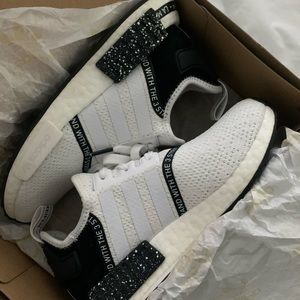 Like New! Adidas NMD R1 Youth 5.5/women 7
